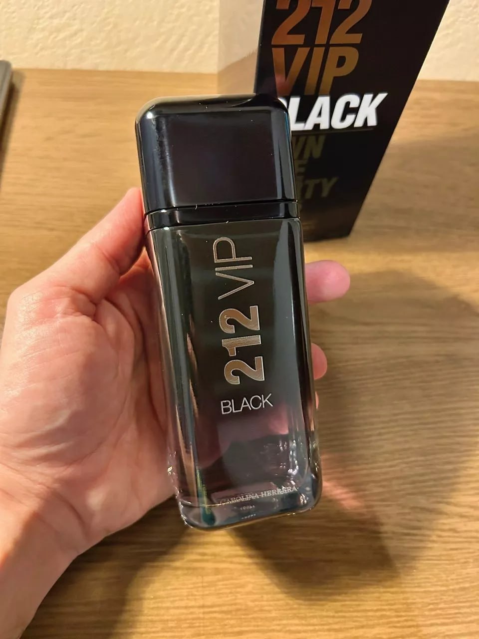 Perfume 212 Vip Men Black Masculino Carolina Herrera EDP, 100ml