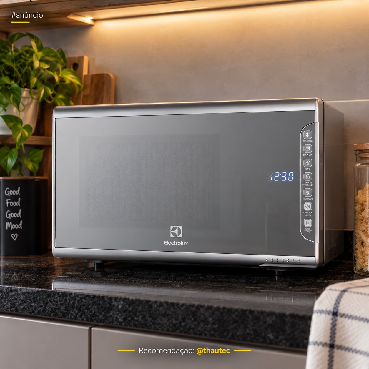 Micro-ondas Electrolux 31L cor Inox Espelhado com Painel Integrado e Função Tira Odor (MI41S)