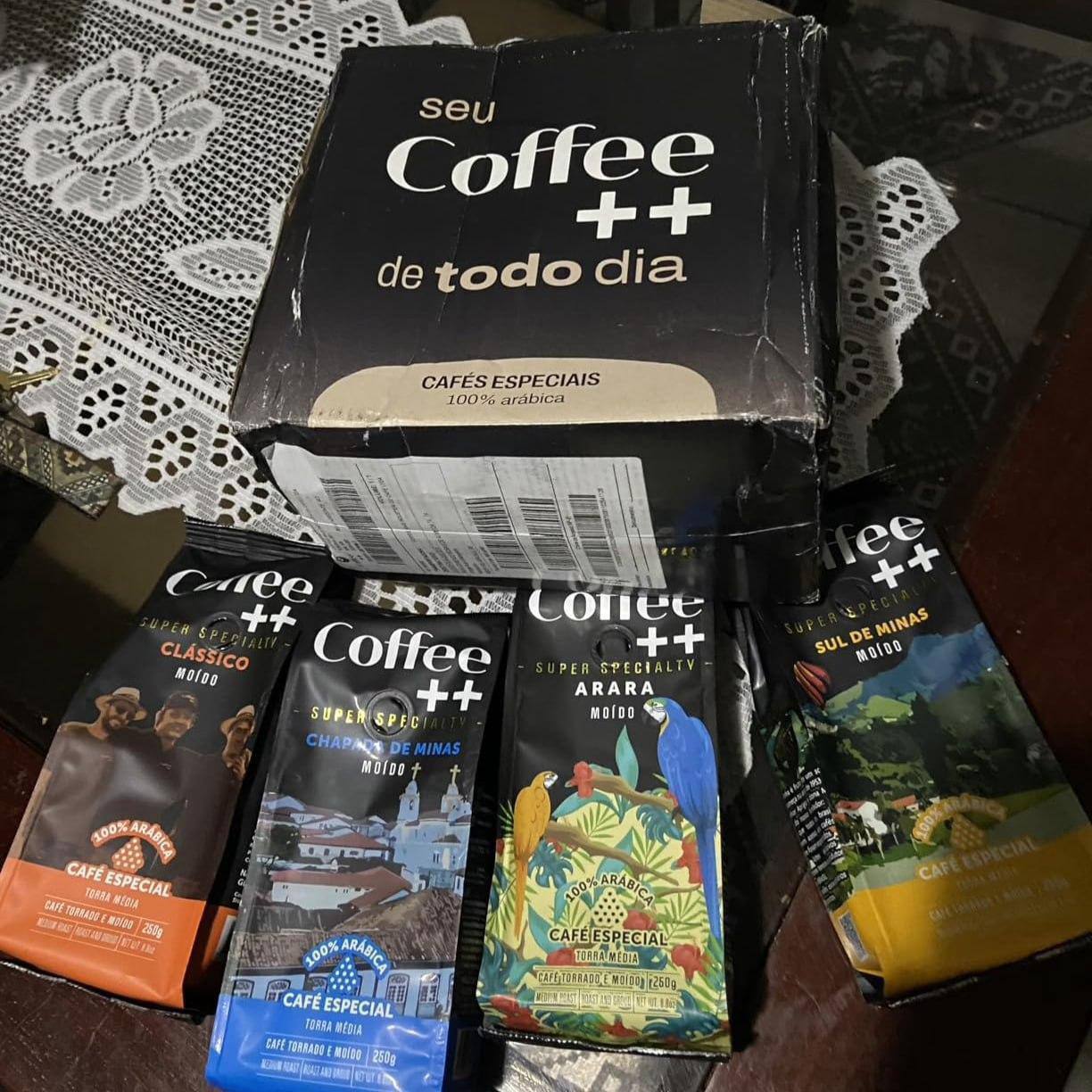 (APP) Kit 4 Cafés Especiais em Grãos Coffee++: Arara, Chapada de Minas, Cerrado Mineiro e Clássico - 250g cada